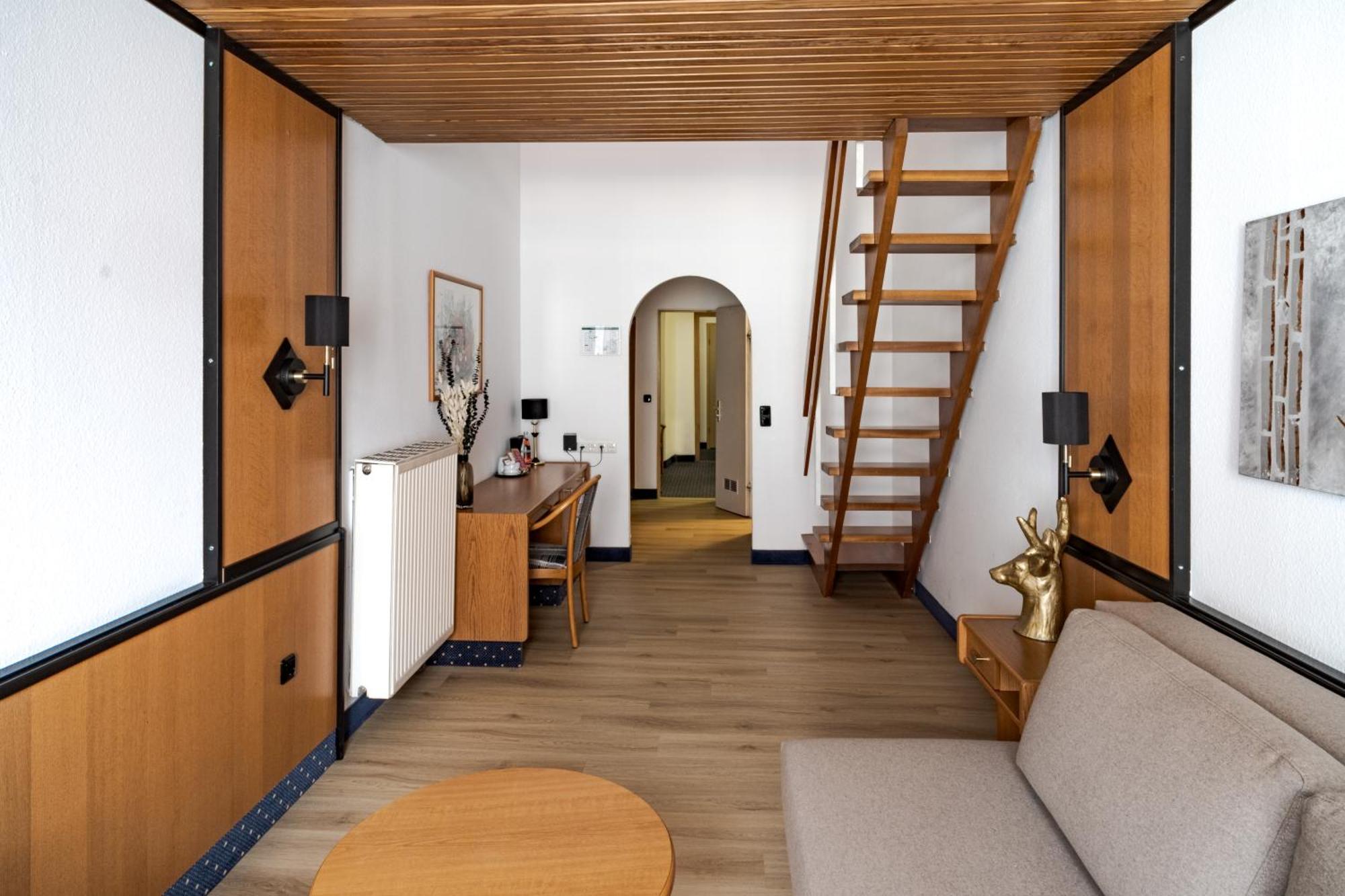 Hotel Goldener Hirsch Kaufbeuren Dış mekan fotoğraf