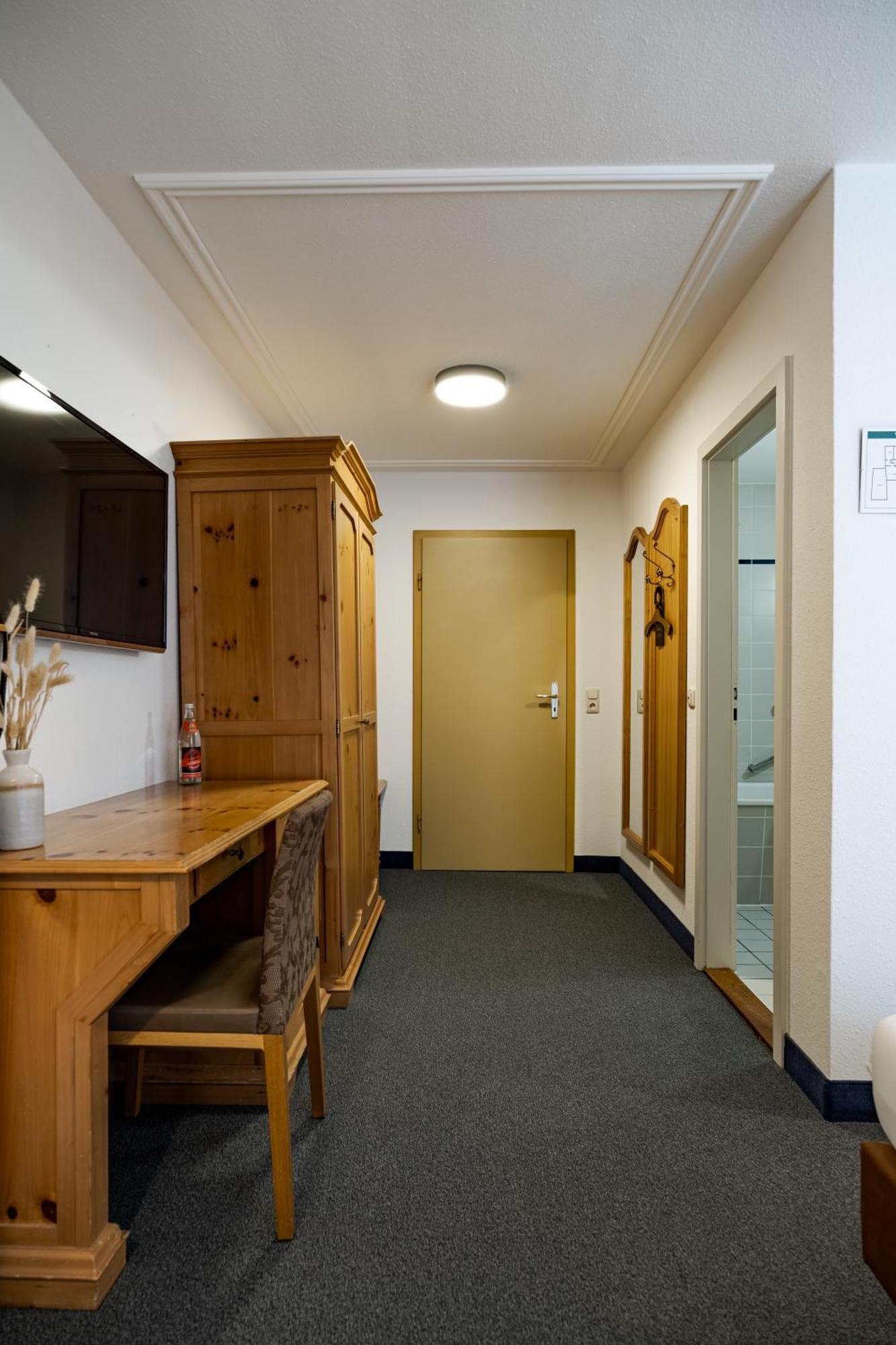 Hotel Goldener Hirsch Kaufbeuren Dış mekan fotoğraf