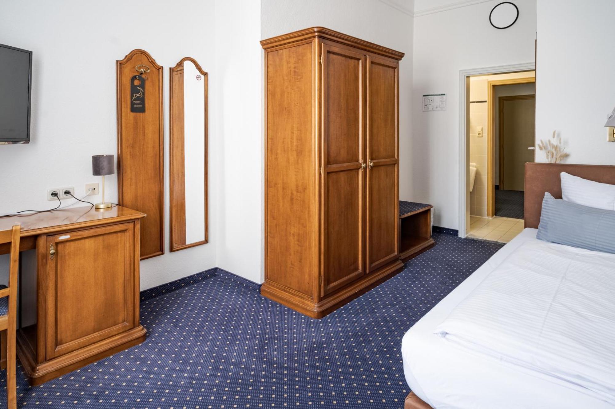 Hotel Goldener Hirsch Kaufbeuren Oda fotoğraf