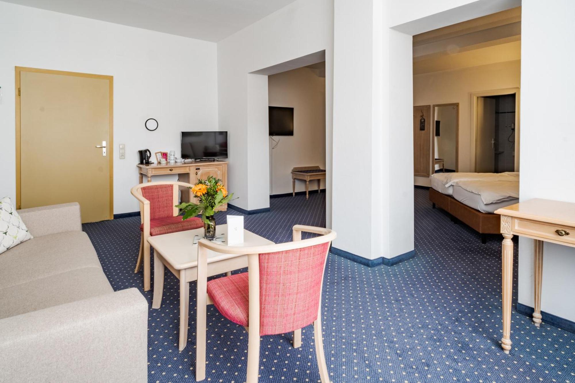 Hotel Goldener Hirsch Kaufbeuren Oda fotoğraf